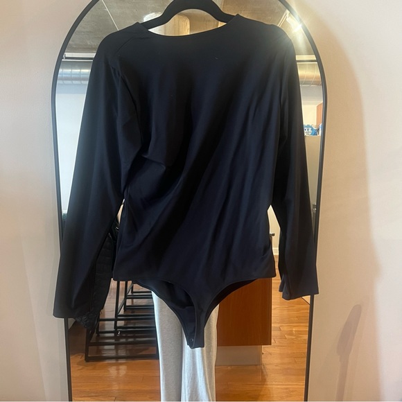 Abercrombie Women's Long-Sleeve Cutout Crew Bodysuit - Picture 10 of 14
